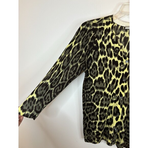 NEIMAN MARCUS Cashmere Cardigan Sweater Animal Print 3/4 Sleeve Button Large - Picture 4 of 10